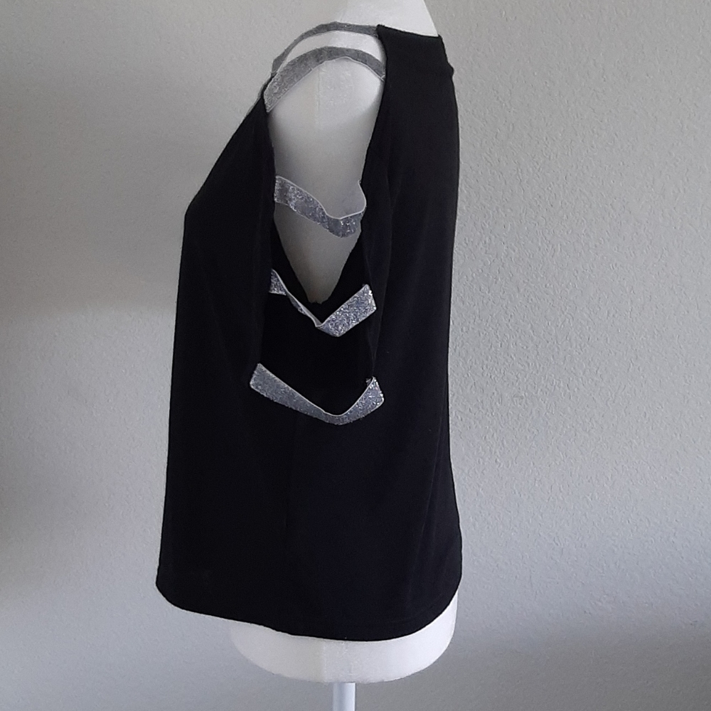 Cold Shoulder Top - Picture 4 of 4